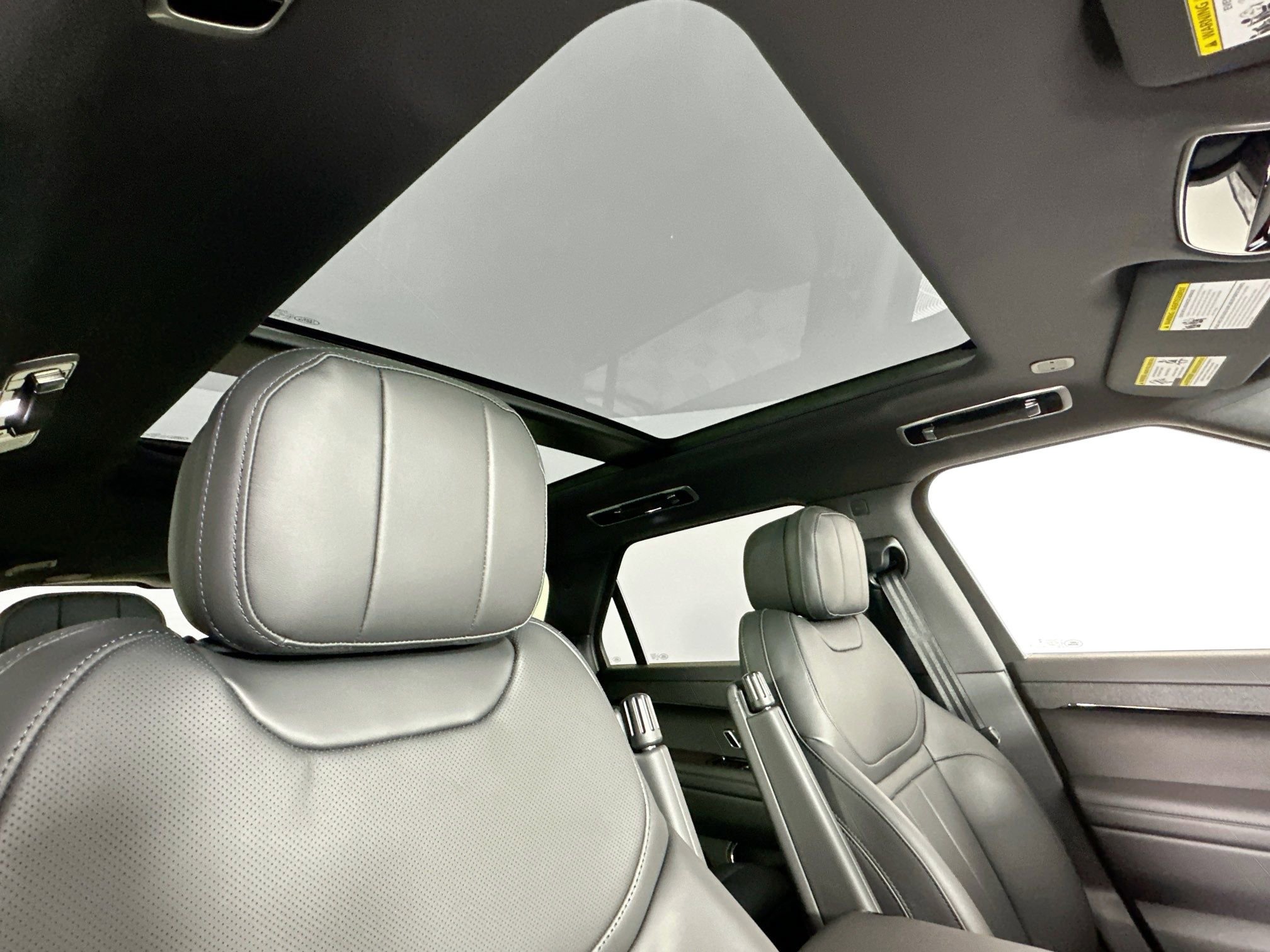 Used 2026 Land Rover Range Rover Sport SE image 19