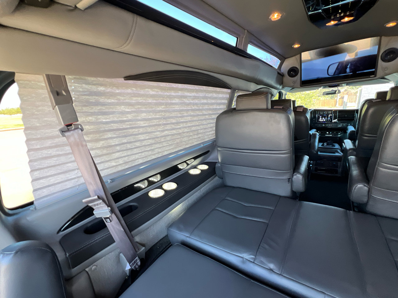 Used 2023 Chevrolet Express 2500 Extended image 60