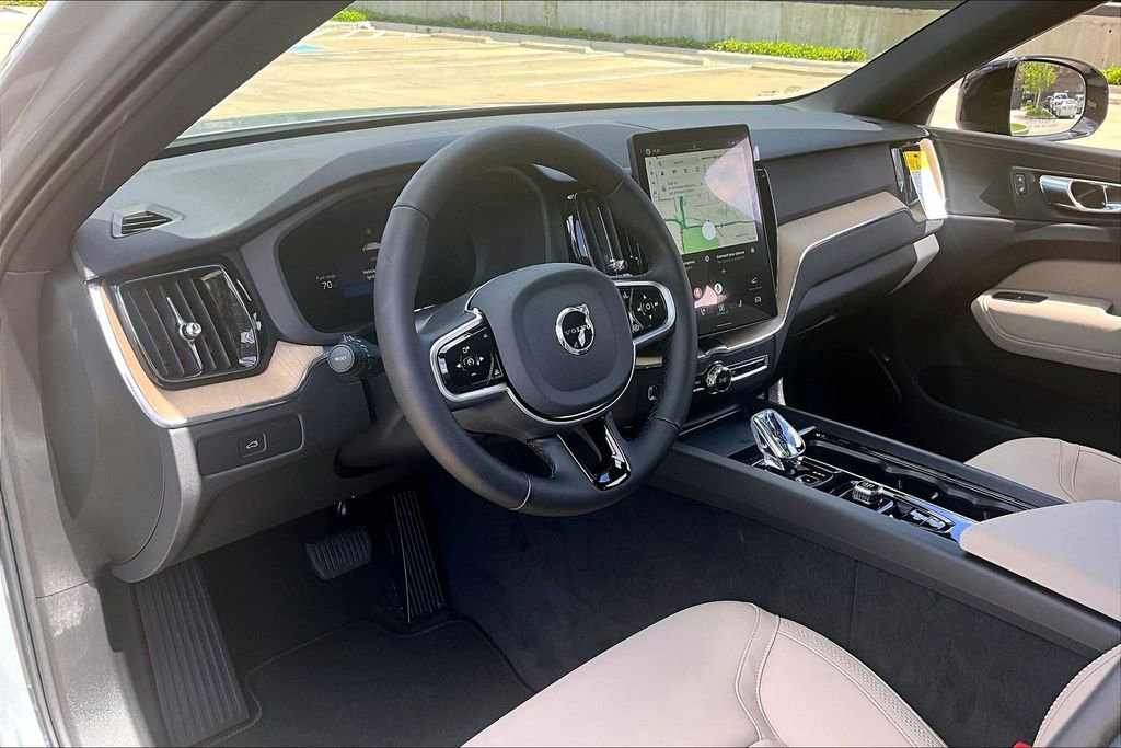 New 2026 Volvo XC60 B5 Plus w/ Protection Package Premier AWD/4WD image 31