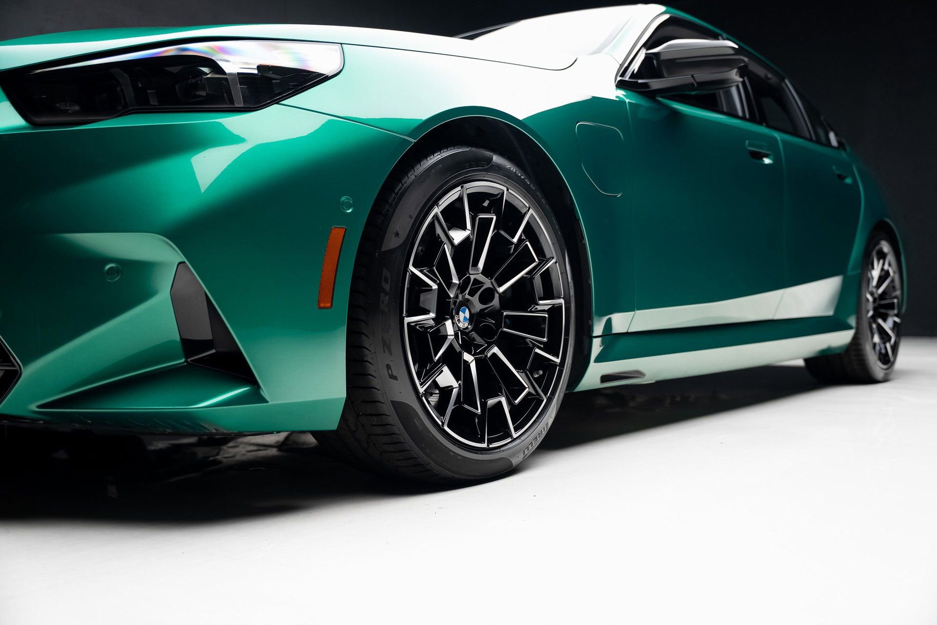 Used 2025 BMW M5 w/ Carbon Package image 81