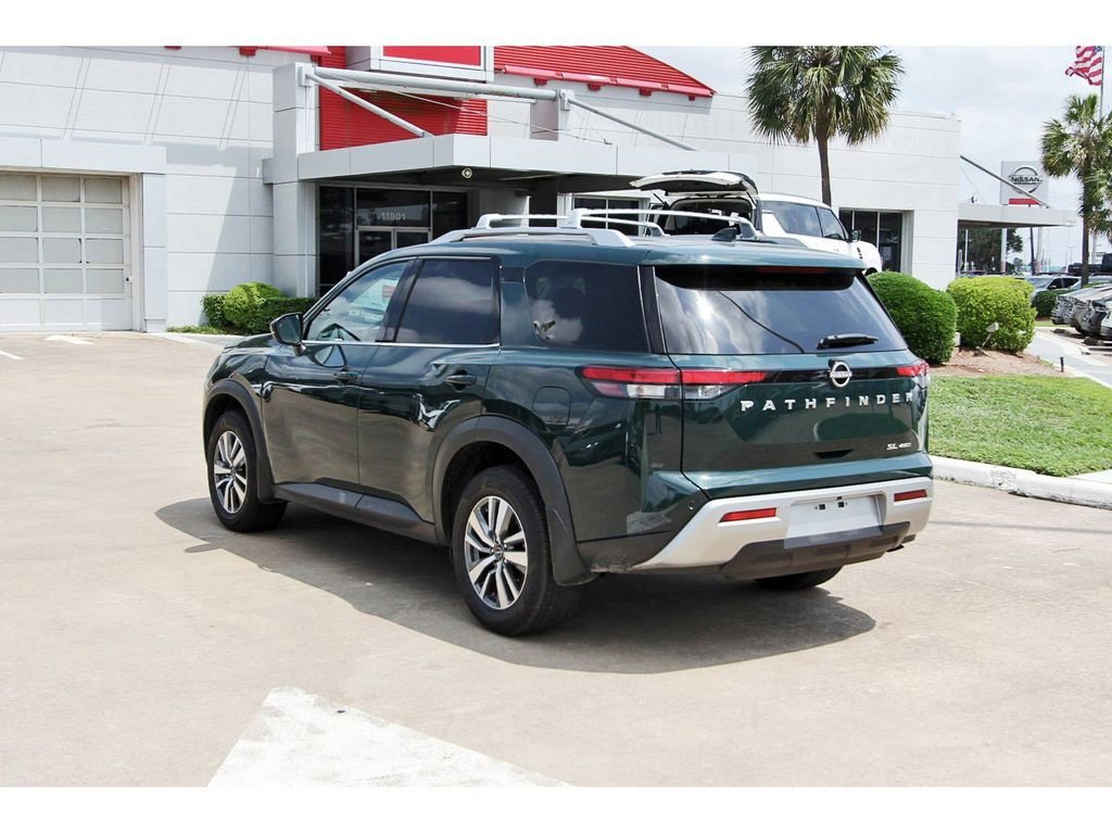 Used 2025 Nissan Pathfinder SL AWD/4WD image 3