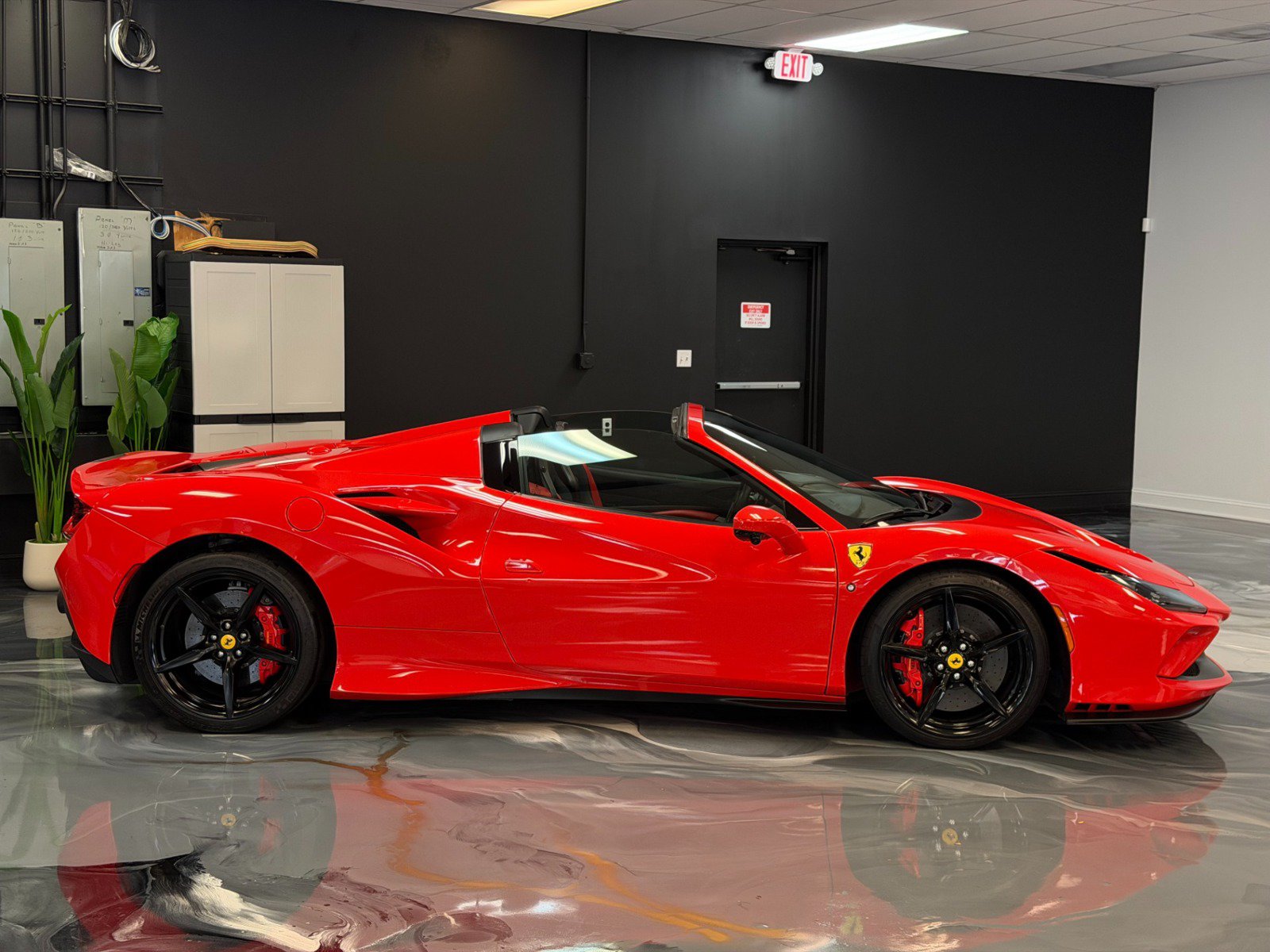 Used 2021 Ferrari F8 Tributo RWD image 12