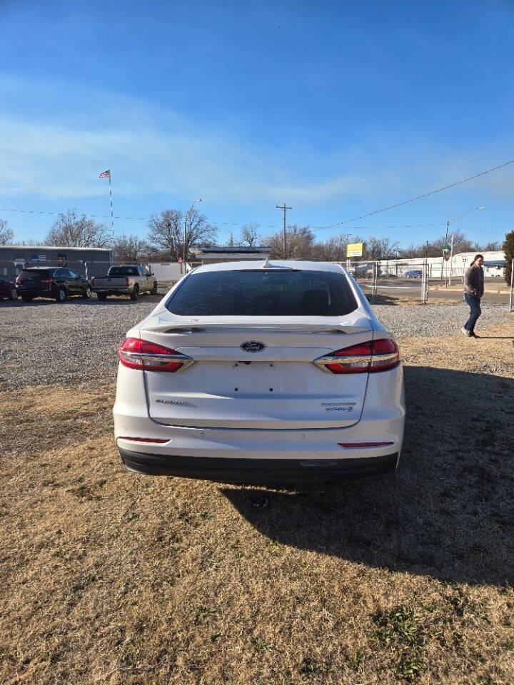 Used 2019 Ford Fusion Titanium FWD image 5