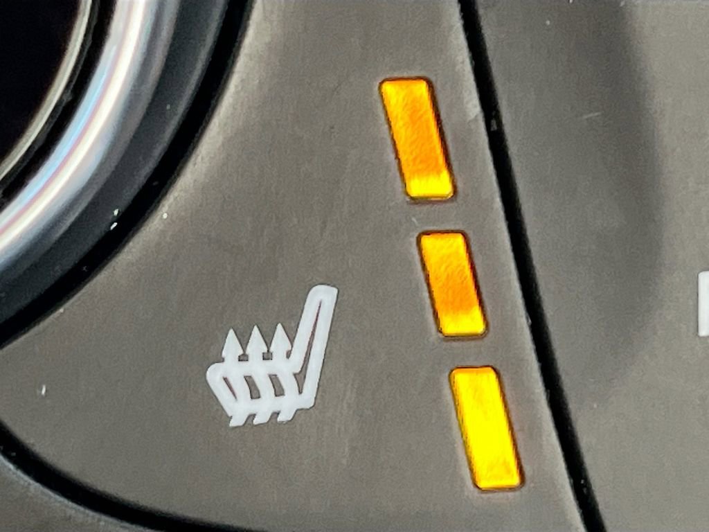 Used 2021 Chevrolet Traverse LT image 18