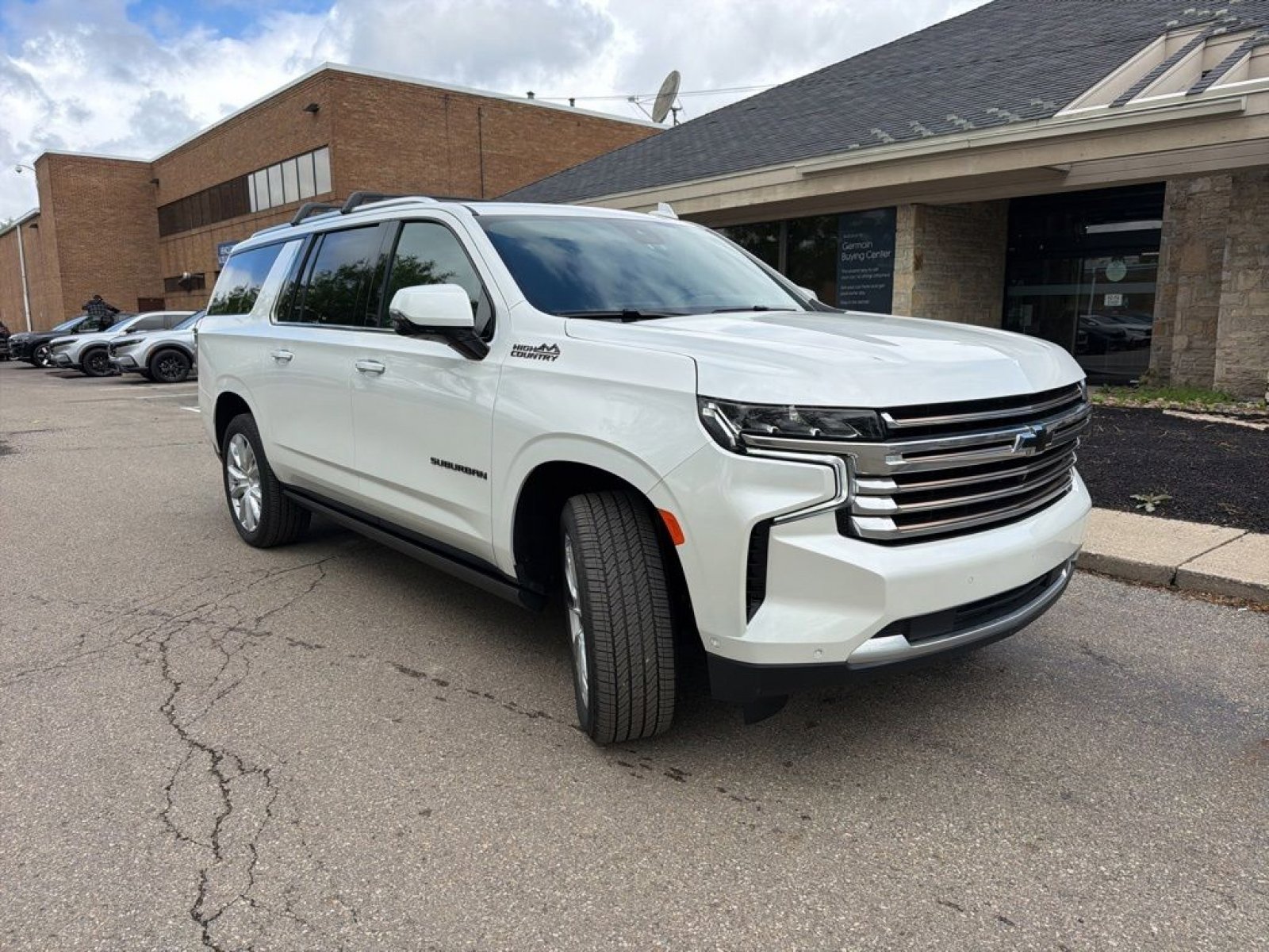 Used 2024 Chevrolet Suburban High Country w/ Advanced Technology Package AWD/4WD image 5