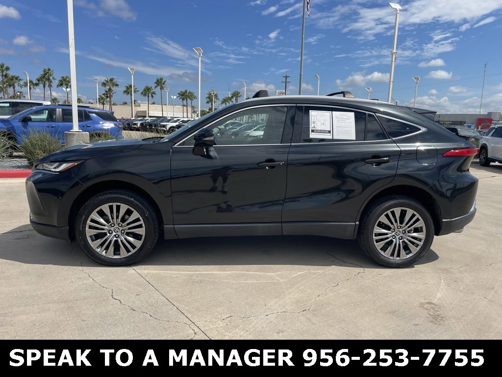 Used 2023 Toyota Venza LE image 2