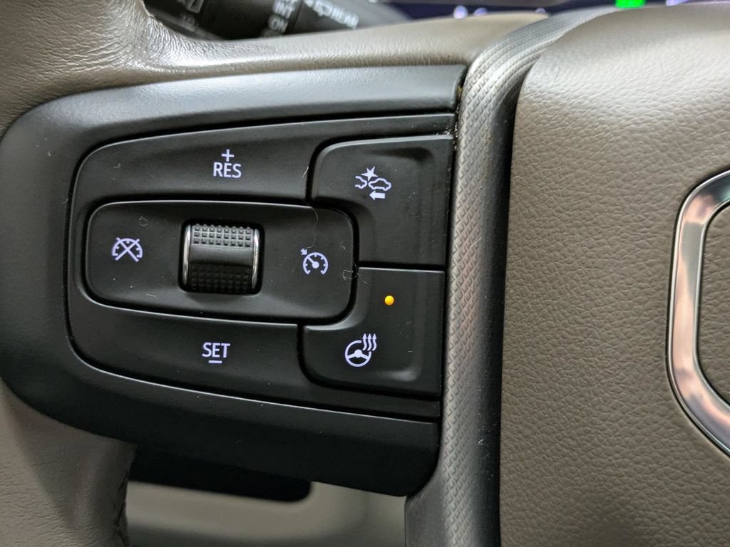 Used 2022 GMC Yukon XL Denali AWD/4WD image 9