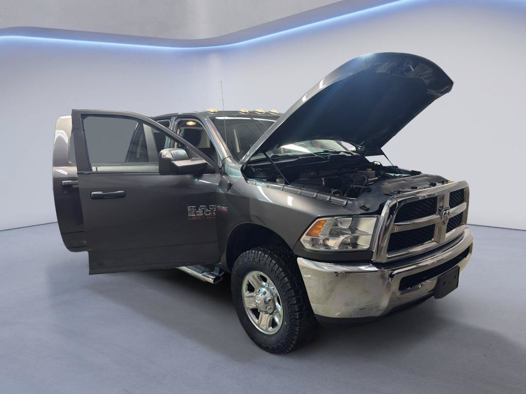 Used 2018 RAM 2500 Tradesman w/ Chrome Appearance Group AWD/4WD image 9