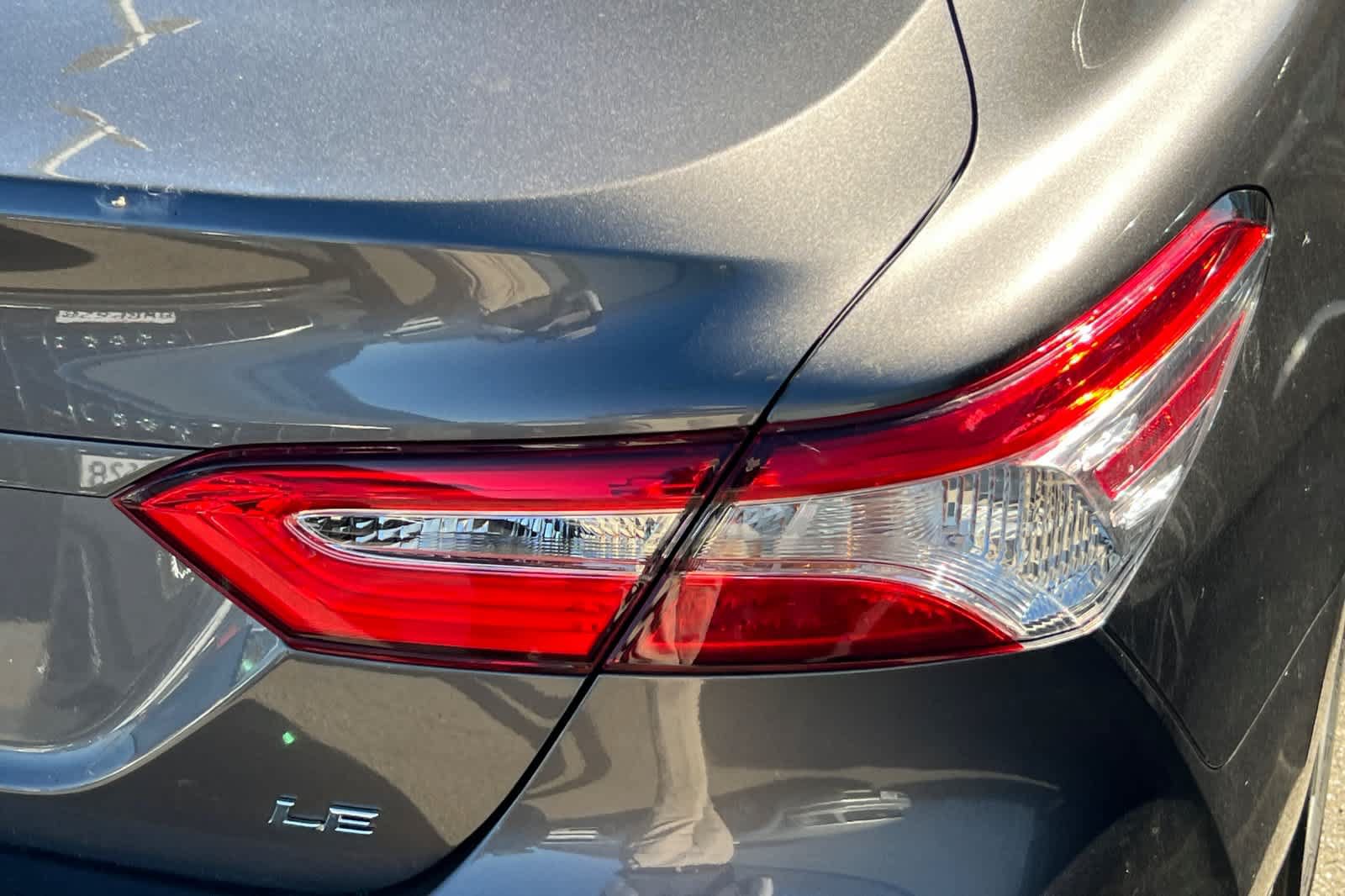 Used 2020 Toyota Camry LE w/ Convenience Package FWD image 18