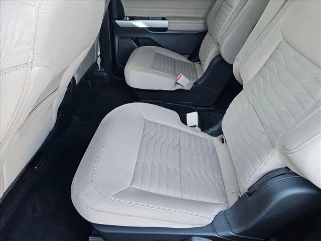 Used 2021 Ford Explorer XLT image 18