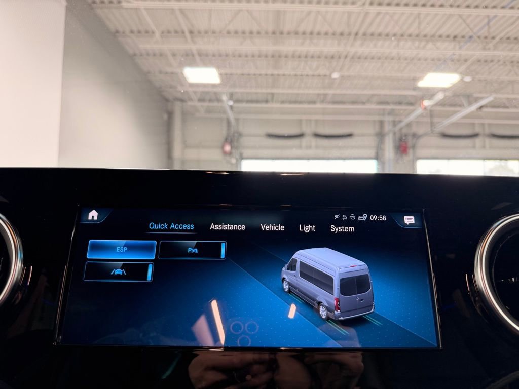 Used 2022 Mercedes-Benz Sprinter 2500 image 42