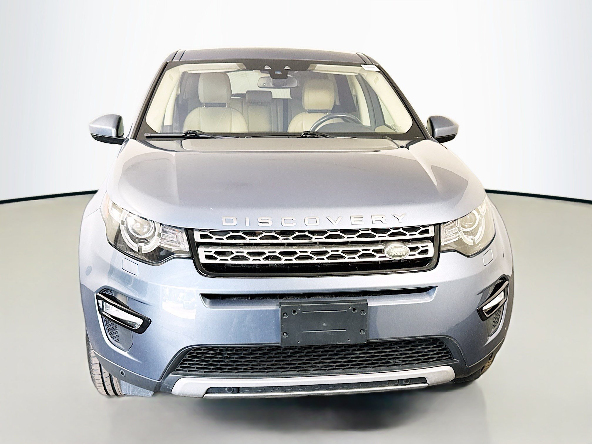 Used 2019 Land Rover Discovery Sport HSE AWD/4WD image 2