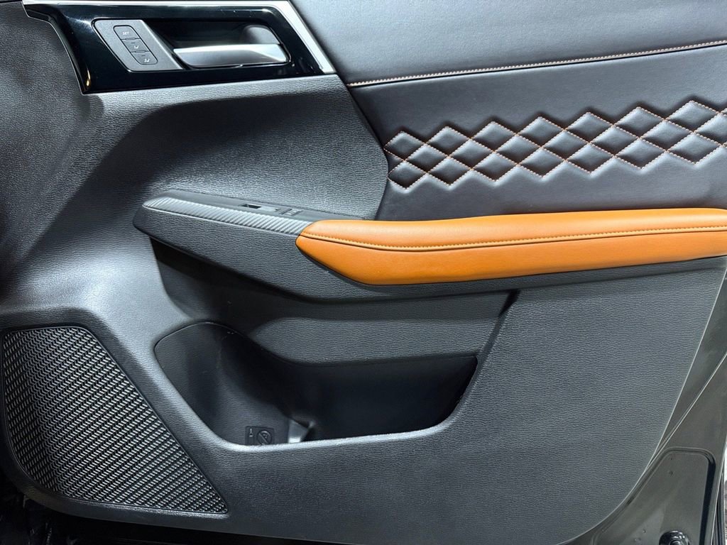 Used 2023 Mitsubishi Outlander SEL image 14