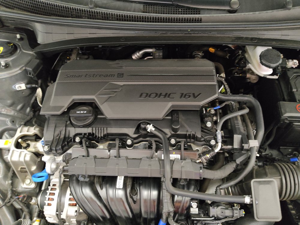 Used 2025 Hyundai Elantra SEL FWD image 30
