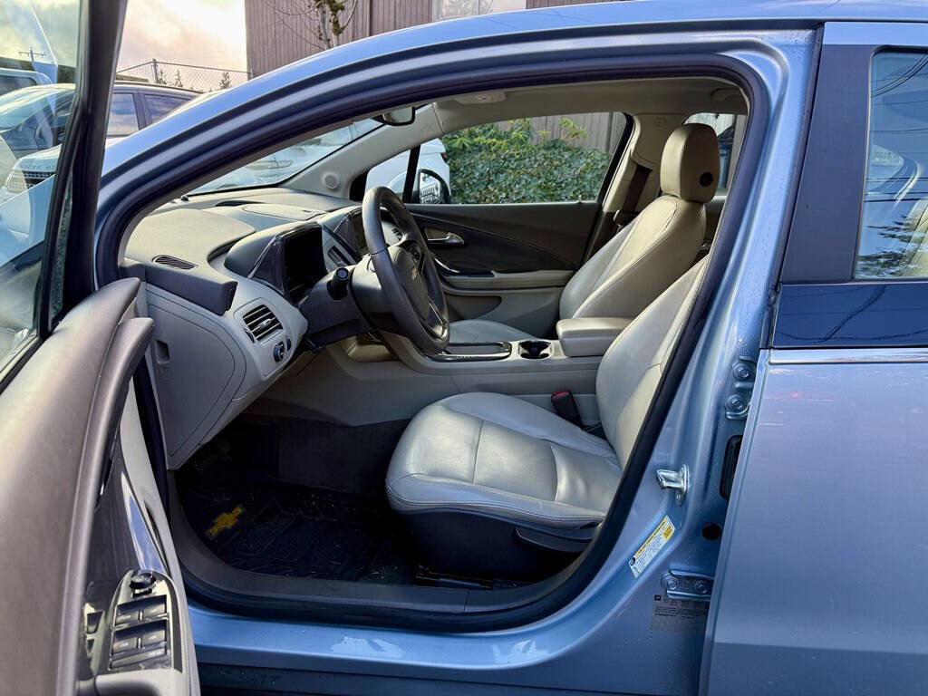 Used 2013 Chevrolet Volt w/ Enhanced Safety Package 1 image 10