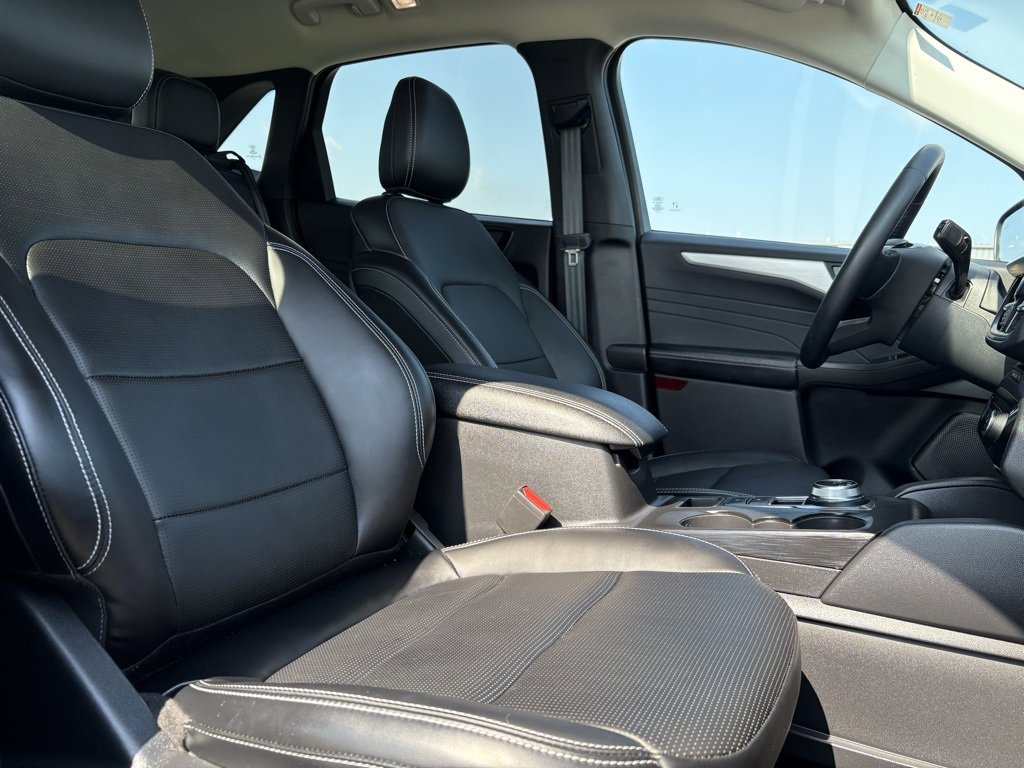 Used 2024 Ford Escape Platinum image 26