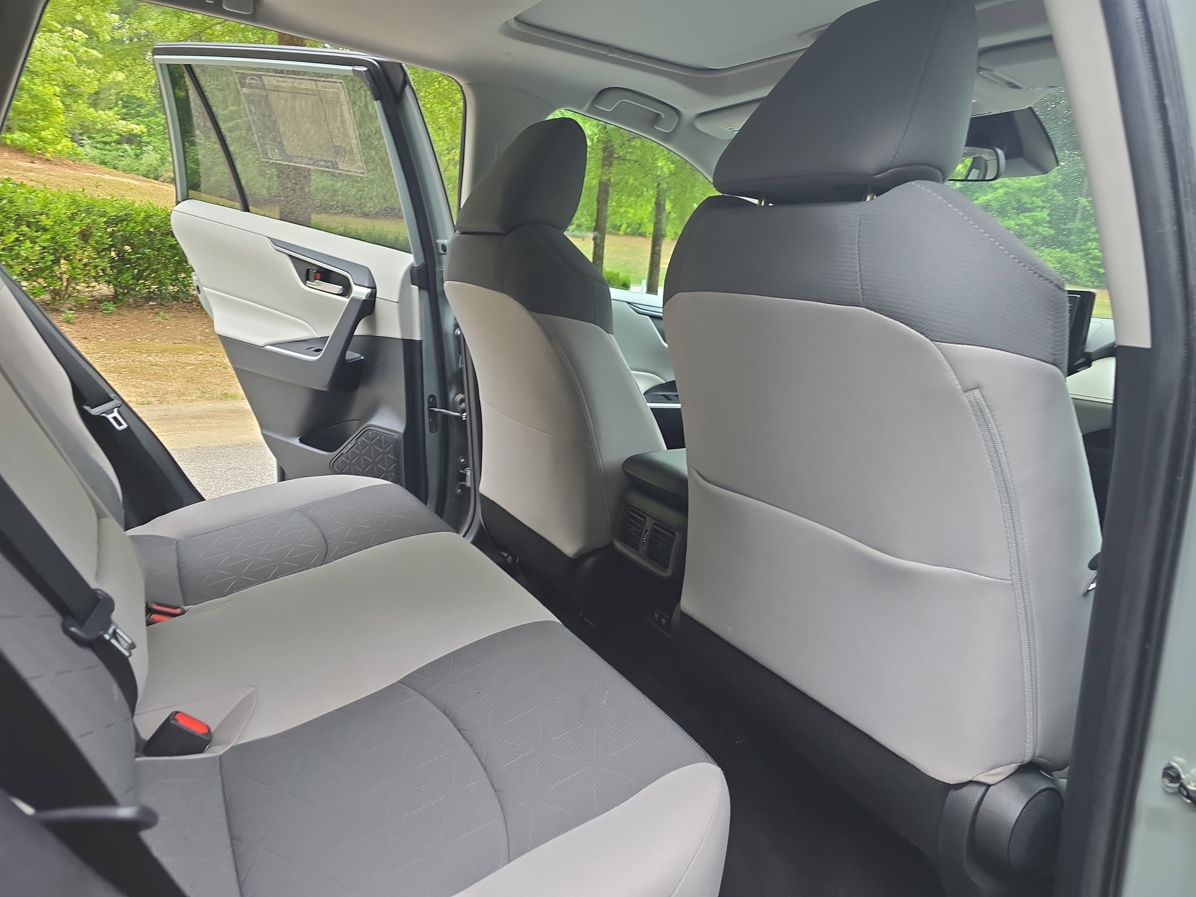 Used 2020 Toyota RAV4 XLE w/ Convenience Package AWD/4WD image 11