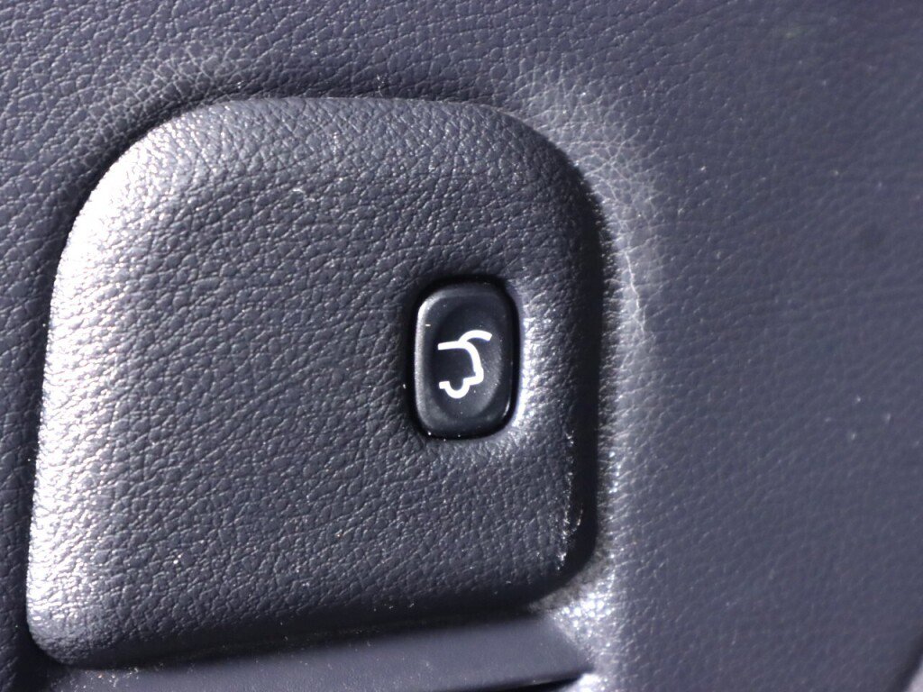 Used 2019 Jeep Grand Cherokee Laredo w/ Laredo X Package RWD image 32