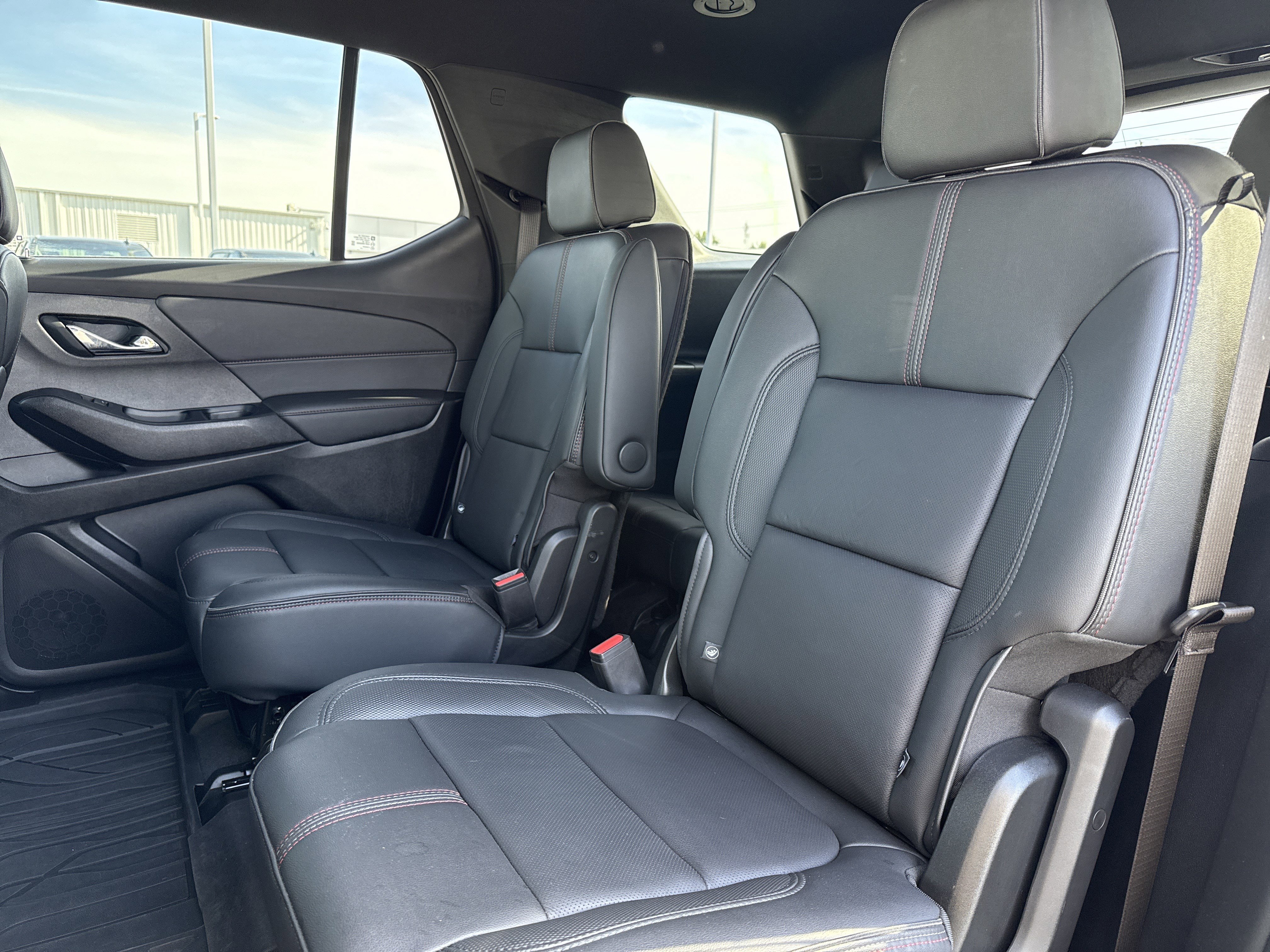 Certified 2023 Chevrolet Traverse RS image 30