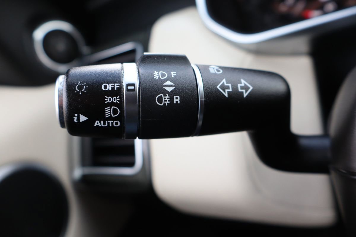 Used 2018 Land Rover Range Rover Sport HSE image 33