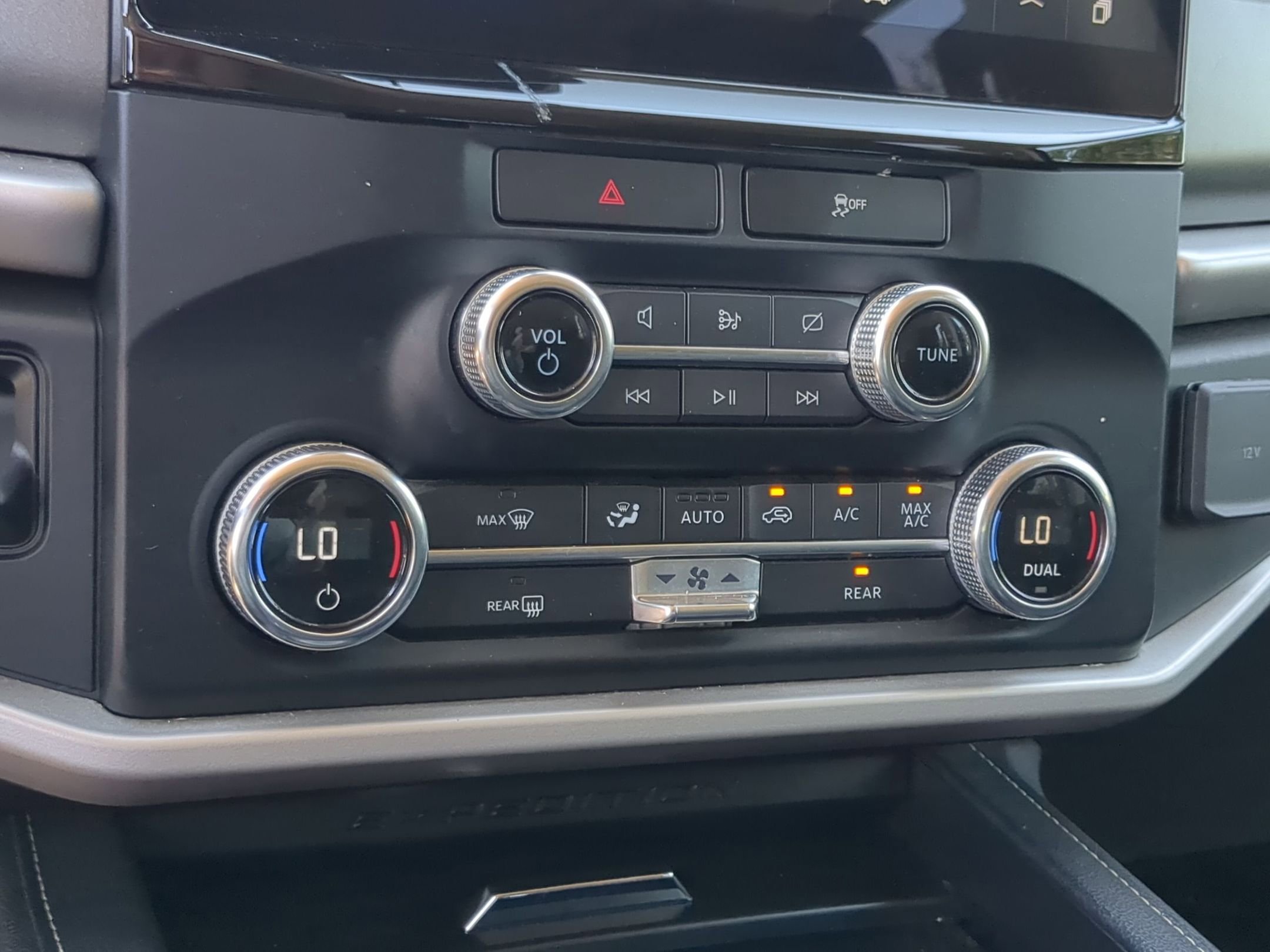 Used 2022 Ford Expedition XLT image 18