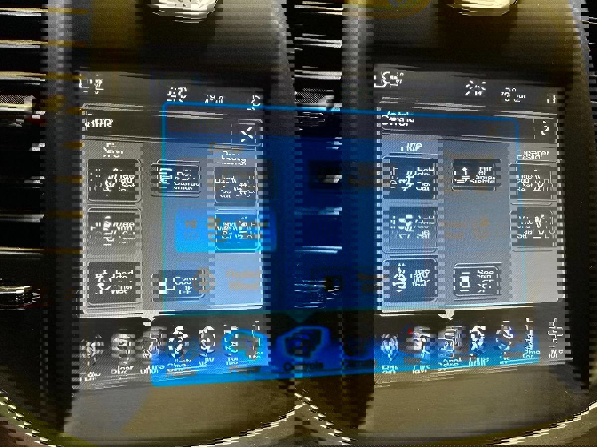 Used 2013 Chrysler 300 C w/ Light Group image 37