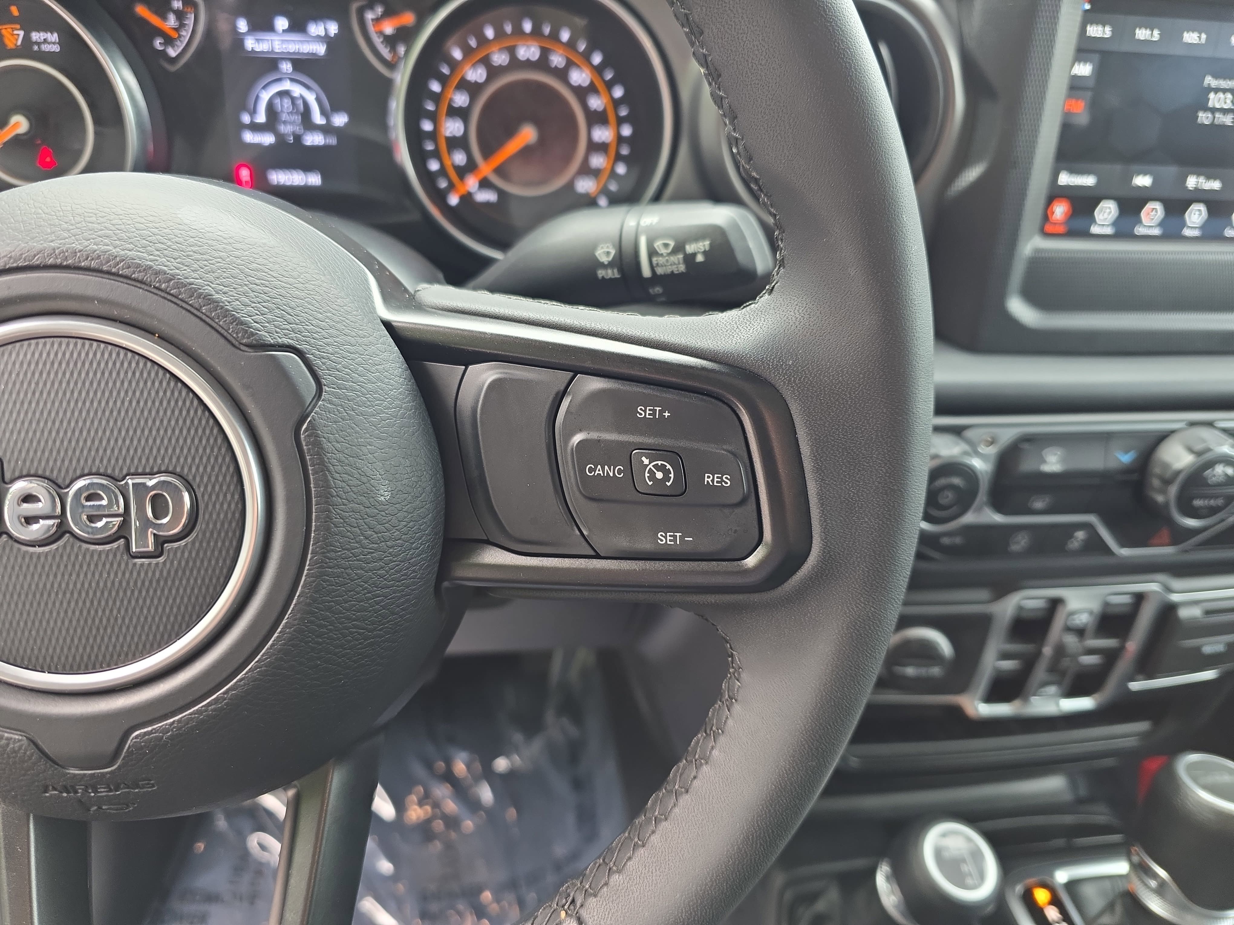 Certified 2023 Jeep Gladiator Sport AWD/4WD image 15