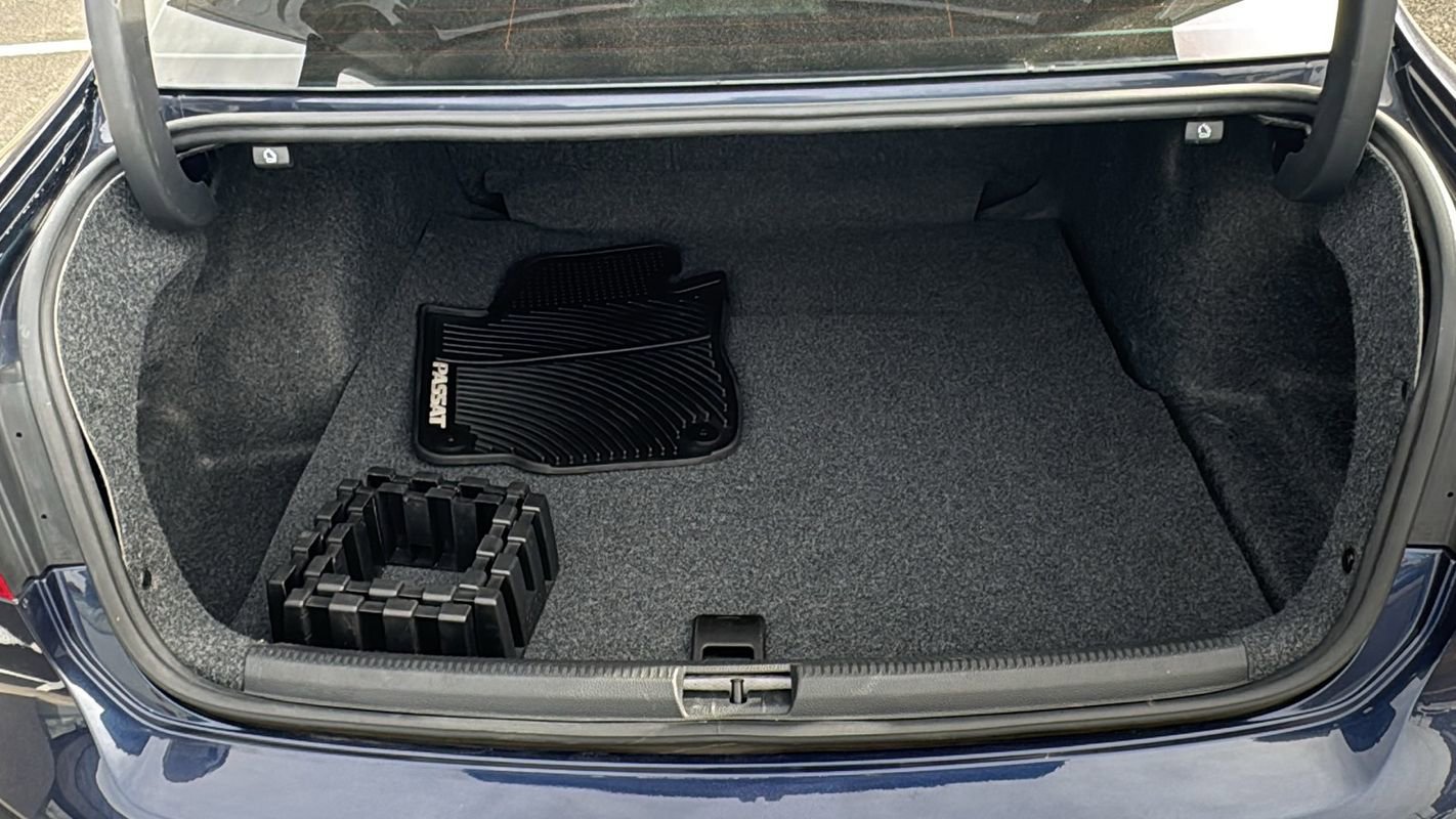 Used 2015 Volkswagen Passat 1.8T Limited Edition image 24