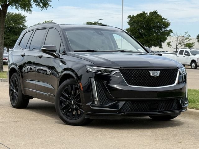Used 2022 Cadillac XT6 Sport w/ Platinum Package AWD/4WD image 2