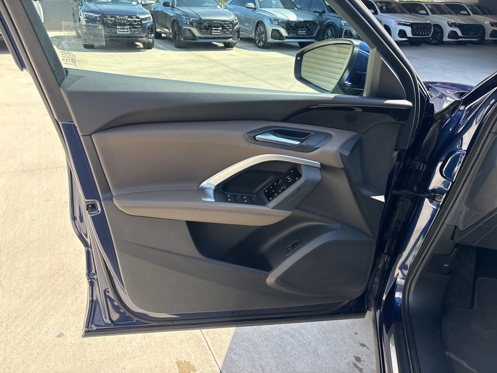 Certified 2025 Audi Q5 Premium w/ Convenience Package AWD/4WD image 10