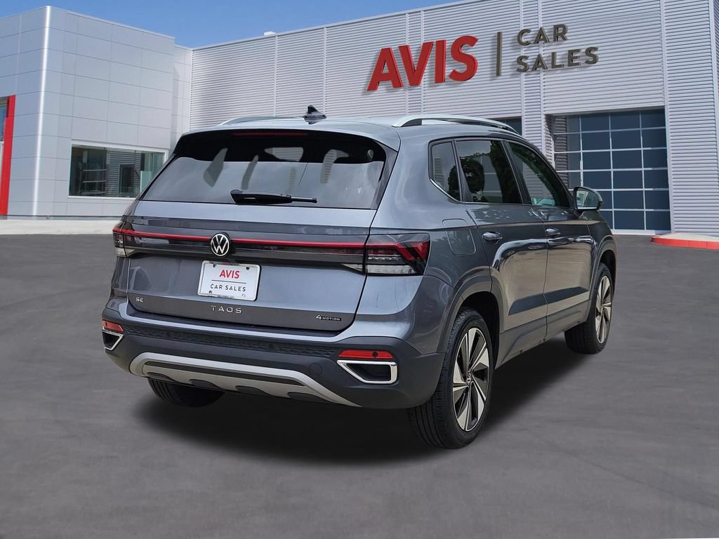 Used 2025 Volkswagen Taos SE AWD/4WD image 6