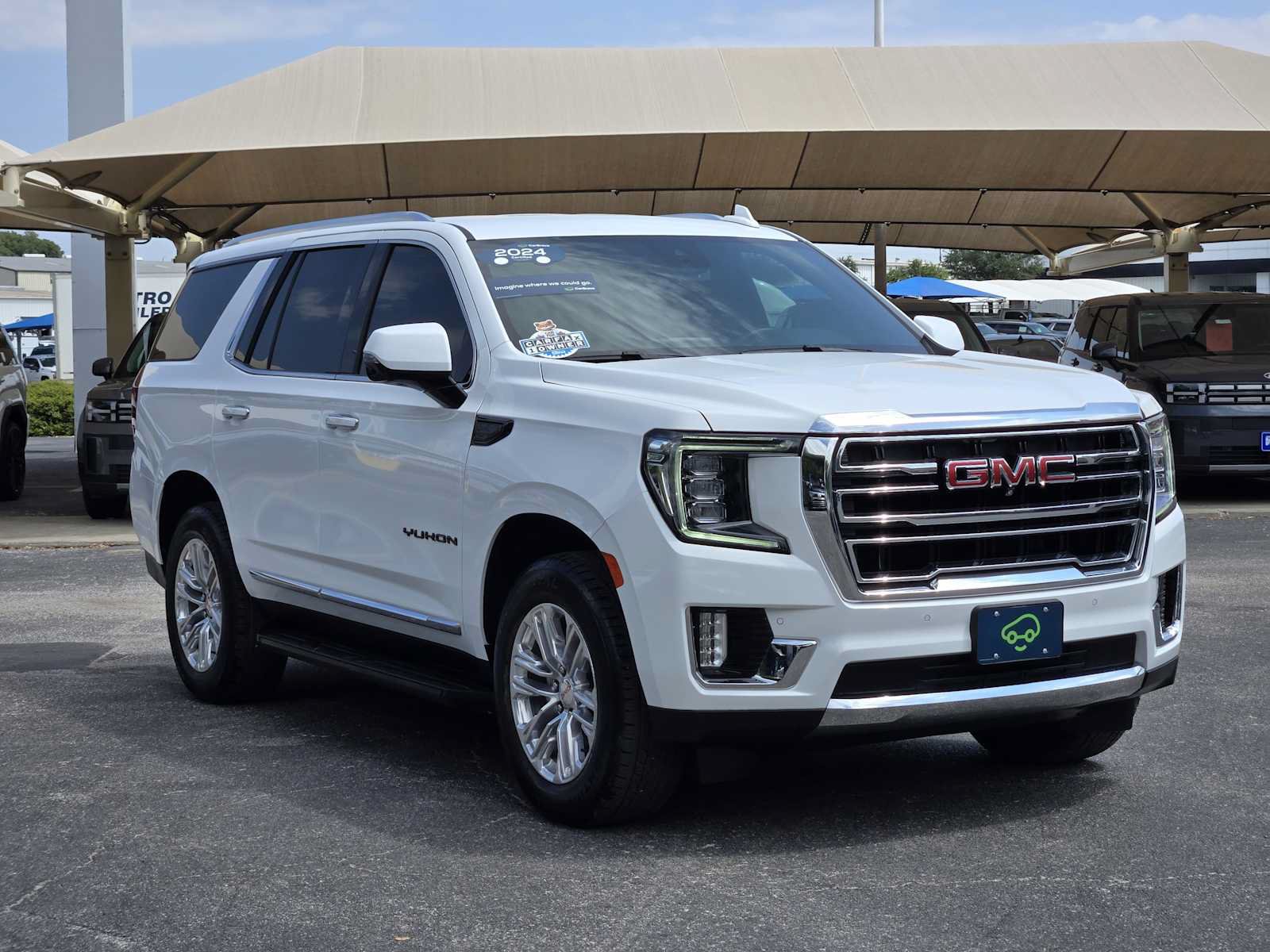 Certified 2024 GMC Yukon SLT w/ SLT Luxury Package AWD/4WD image 3