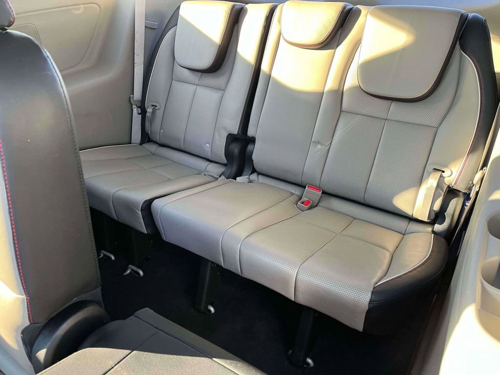Used 2020 Kia Sedona EX image 6