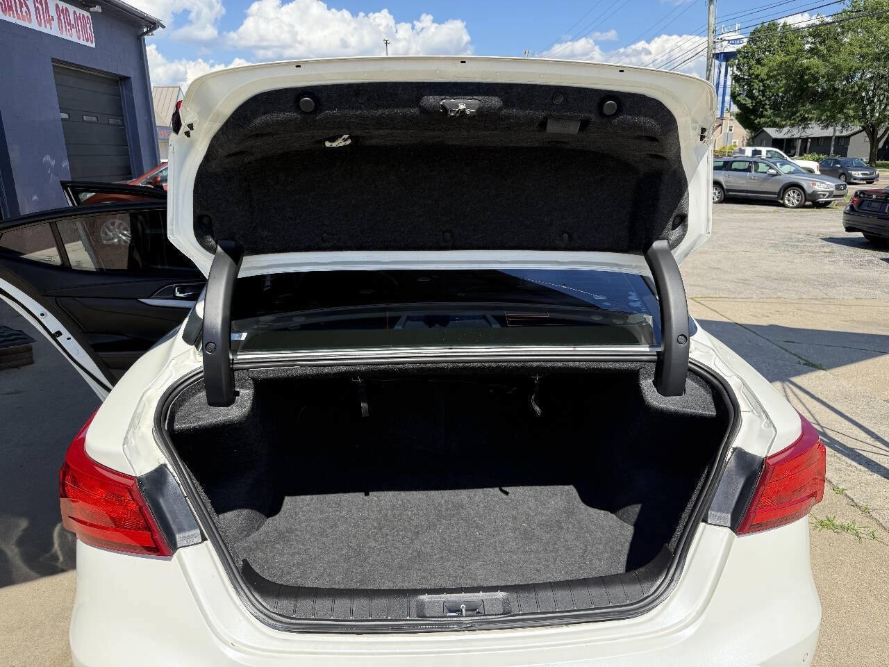 Used 2017 Nissan Maxima 3.5 SV FWD image 24