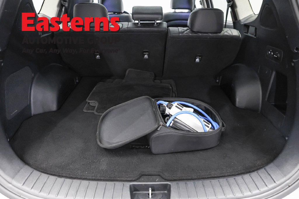 Used 2023 Hyundai Santa Fe Limited AWD/4WD image 11