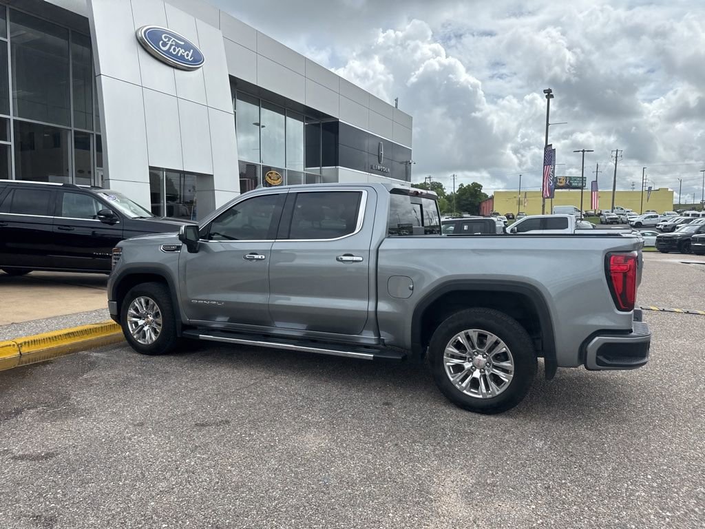 Used 2025 GMC Sierra 1500 Denali AWD/4WD image 11