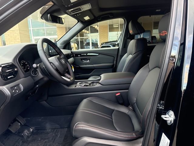 New 2025 Honda Pilot TrailSport image 8