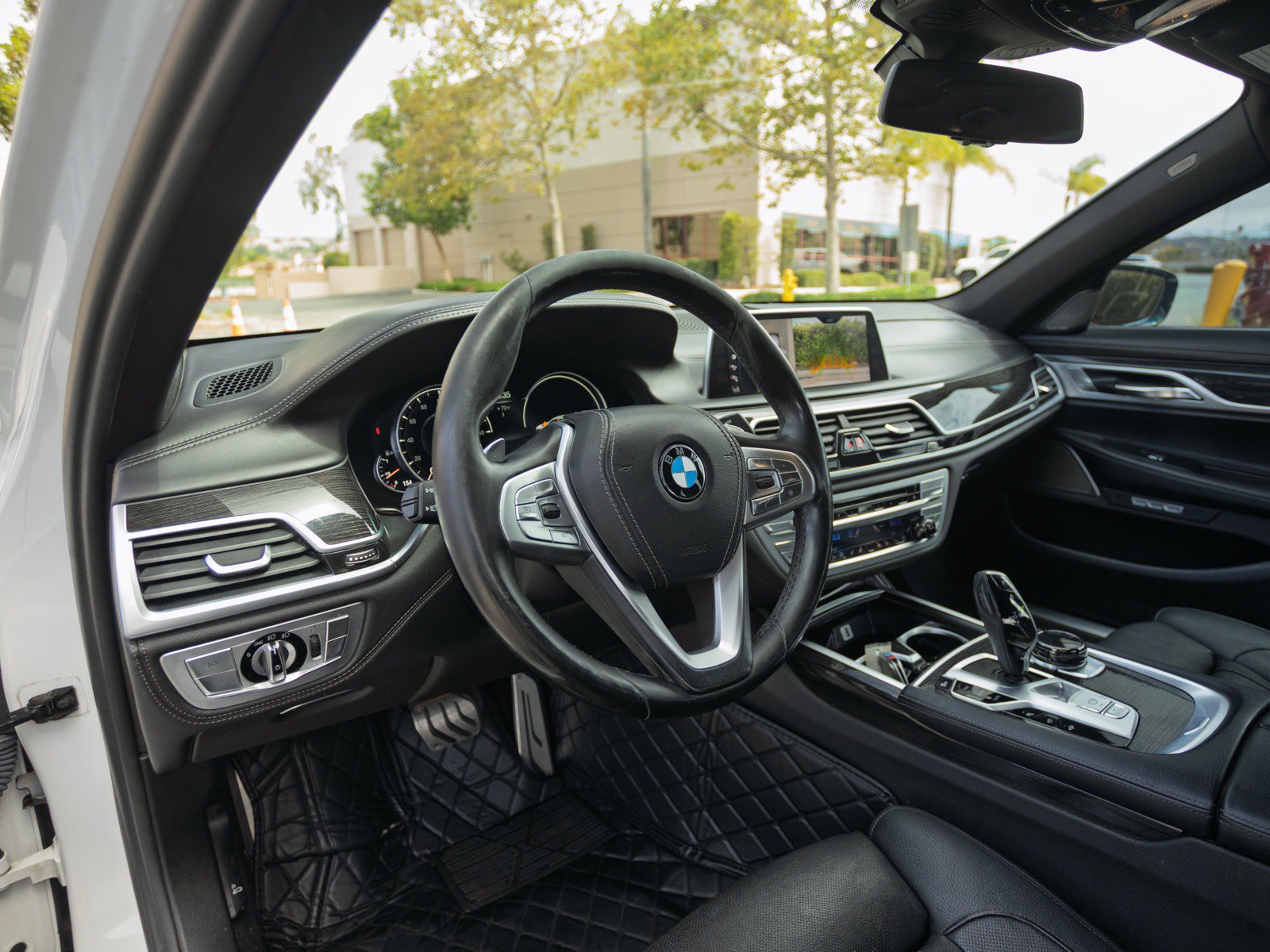 Used 2018 BMW 740i RWD image 11