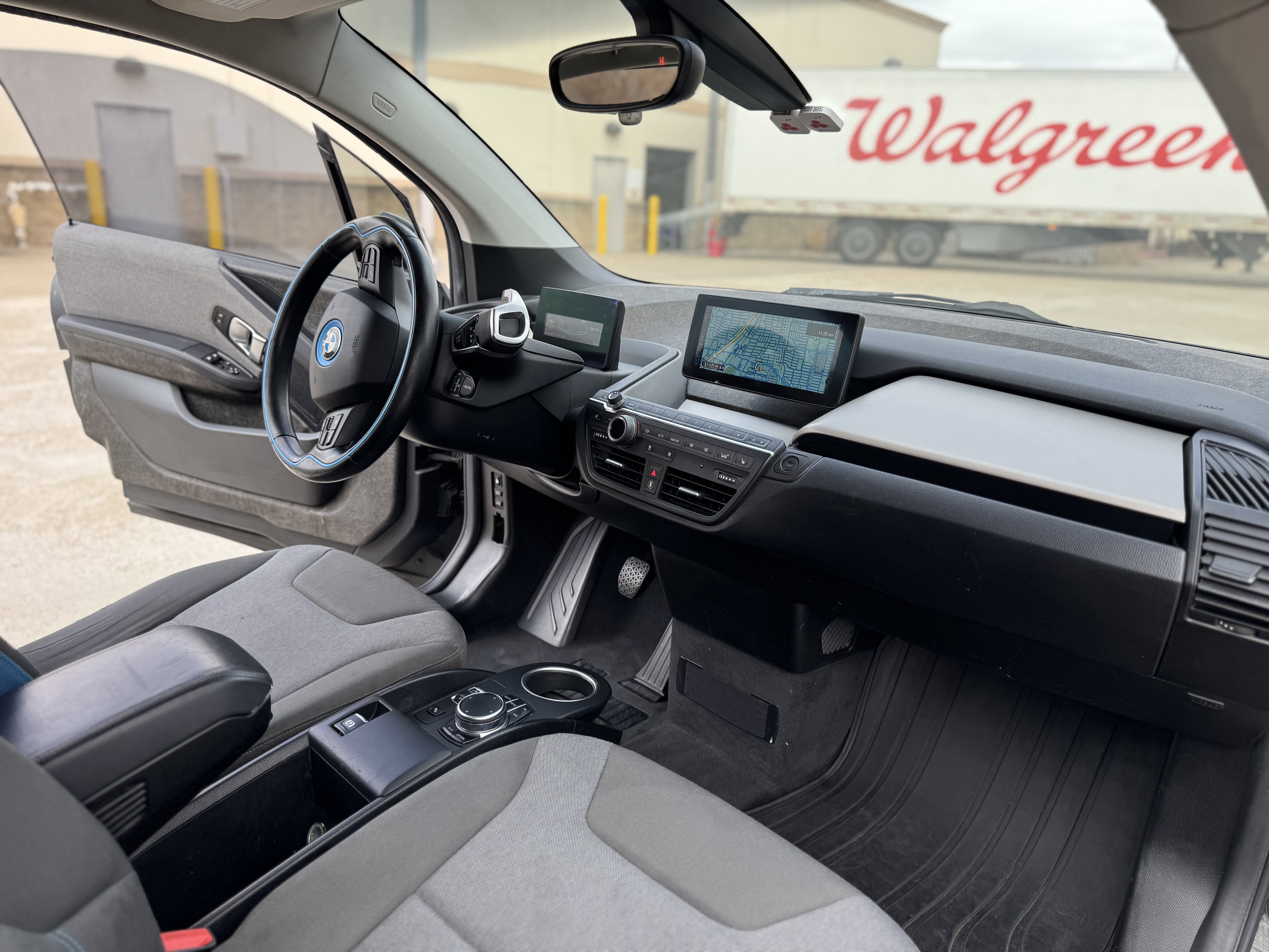 Used 2017 BMW i3 w/ Range Extender image 11