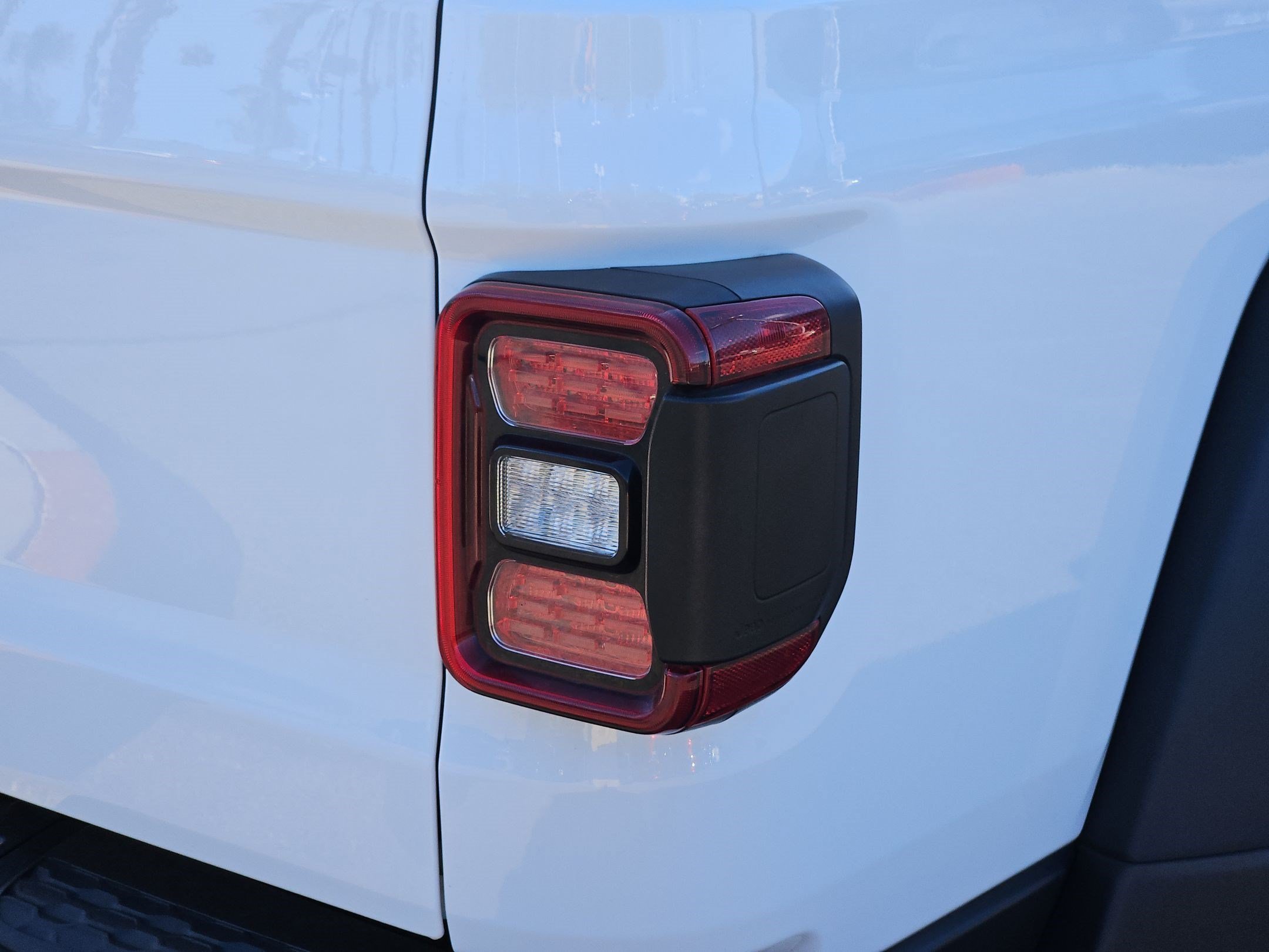 Used 2022 Jeep Gladiator Rubicon w/ Cold Weather Group AWD/4WD image 11
