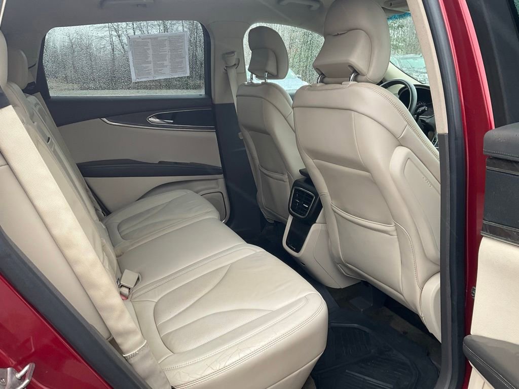 Used 2016 Lincoln MKX Select w/ Select Plus Package AWD/4WD image 23
