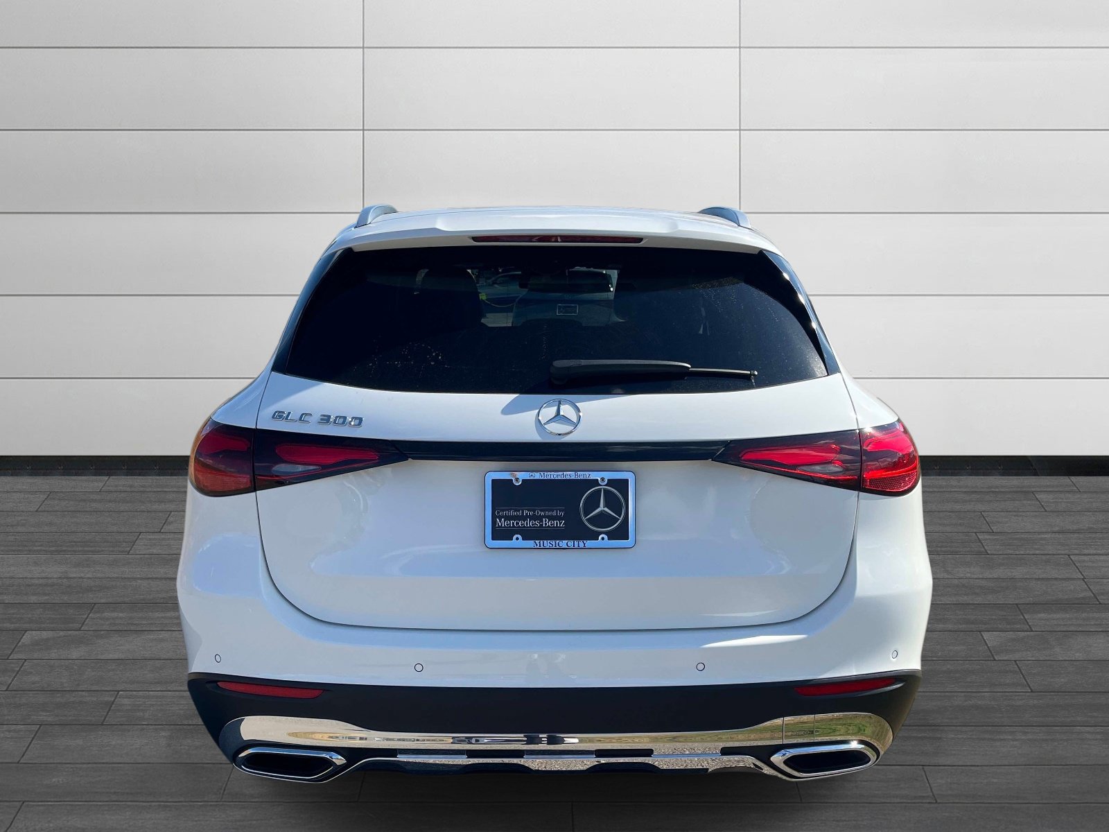 Certified 2025 Mercedes-Benz GLC 300 image 4