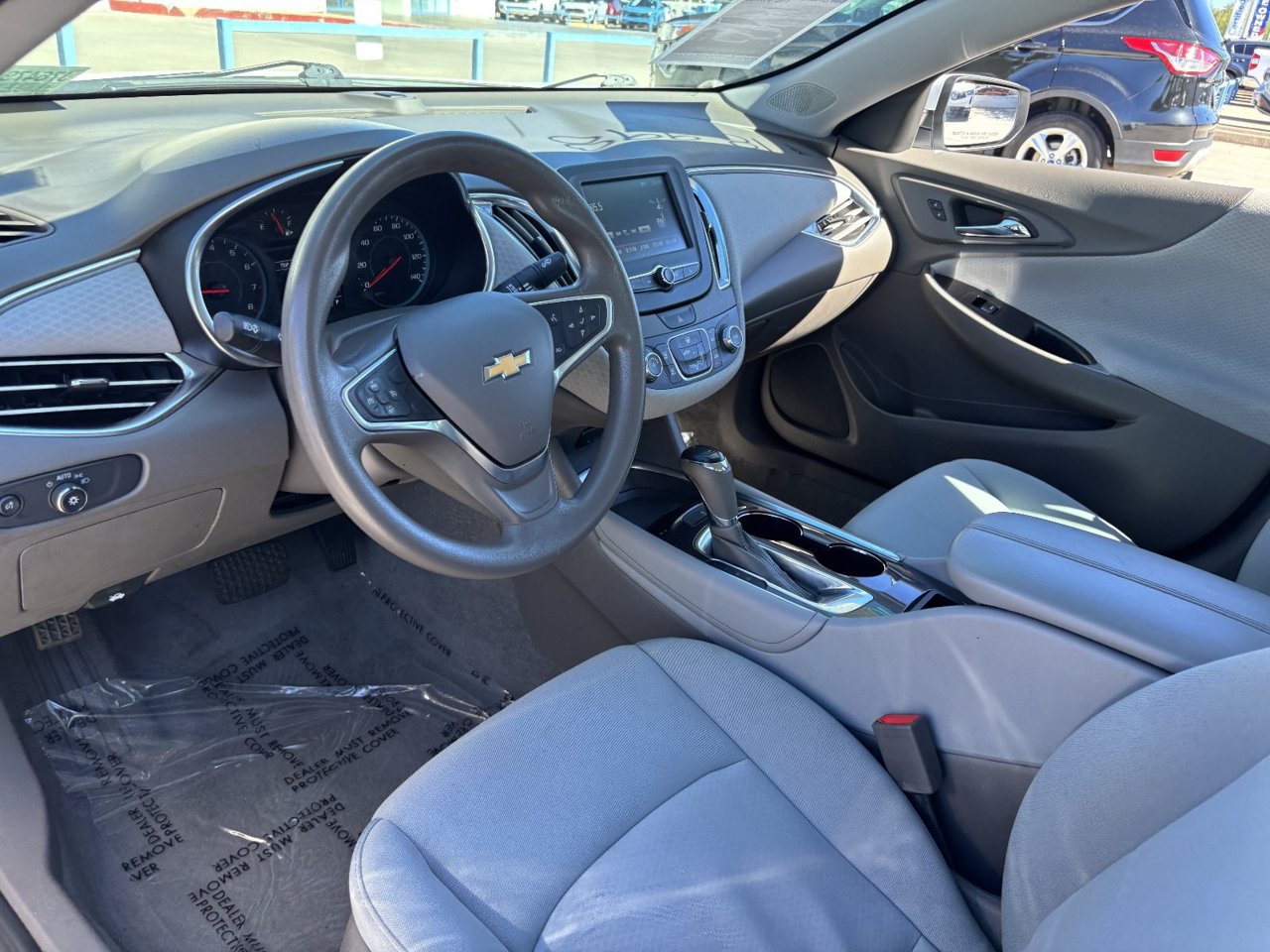 Used 2018 Chevrolet Malibu LT FWD image 16