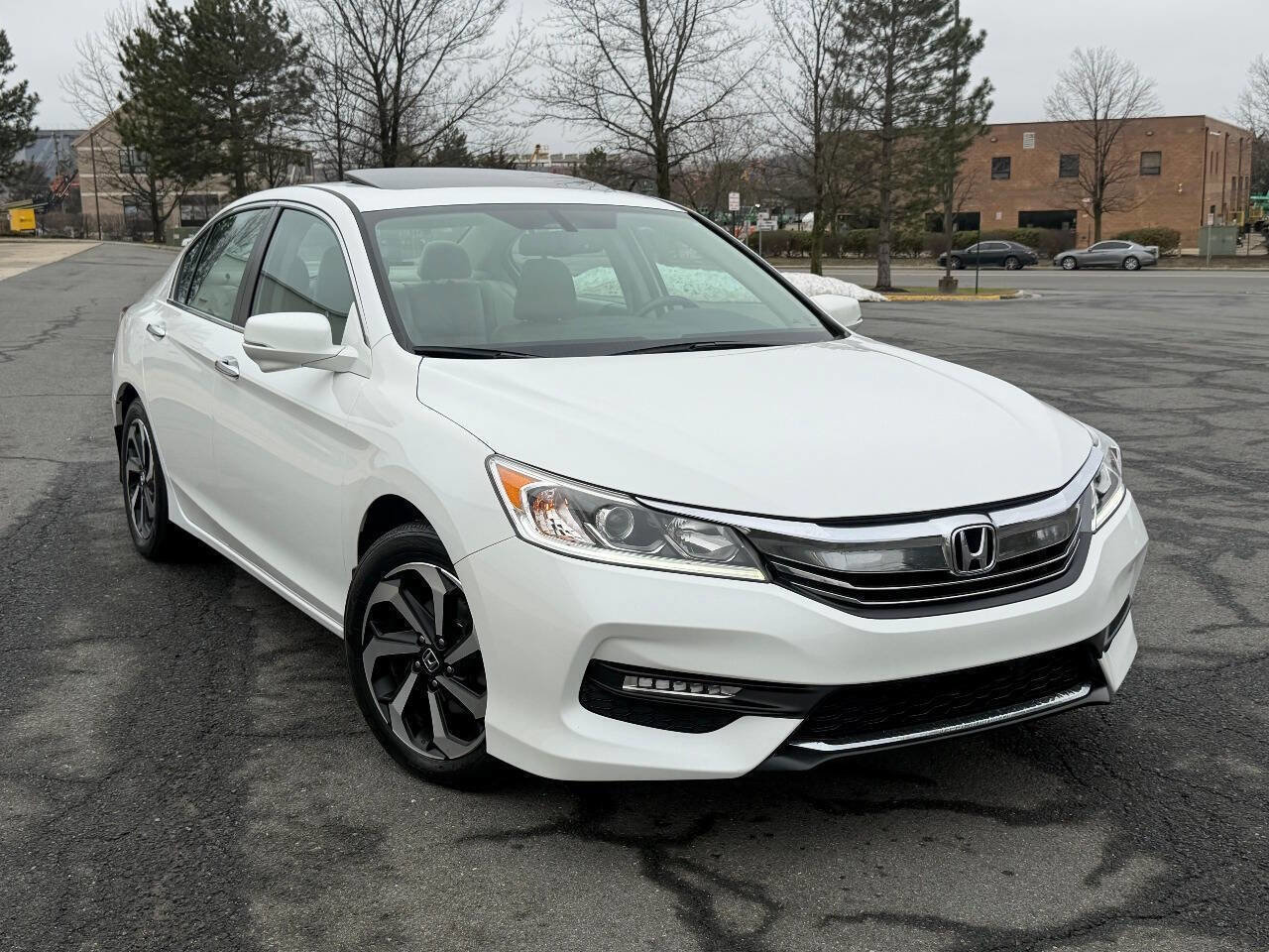 Used 2016 Honda Accord EX-L image 1