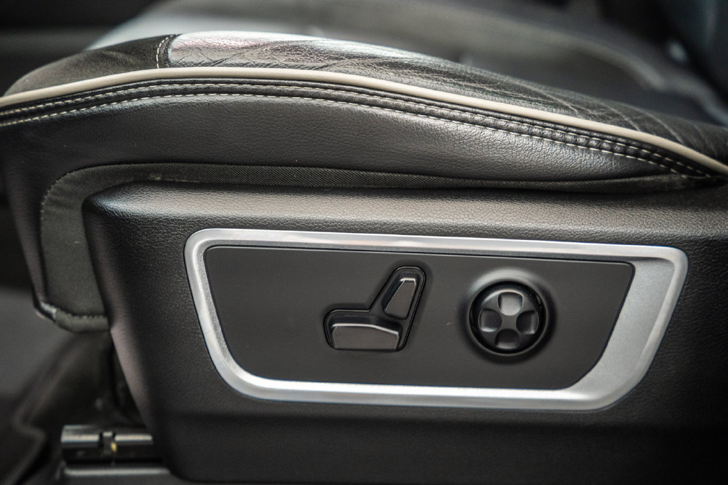 Used 2020 RAM 1500 Laramie AWD/4WD image 44