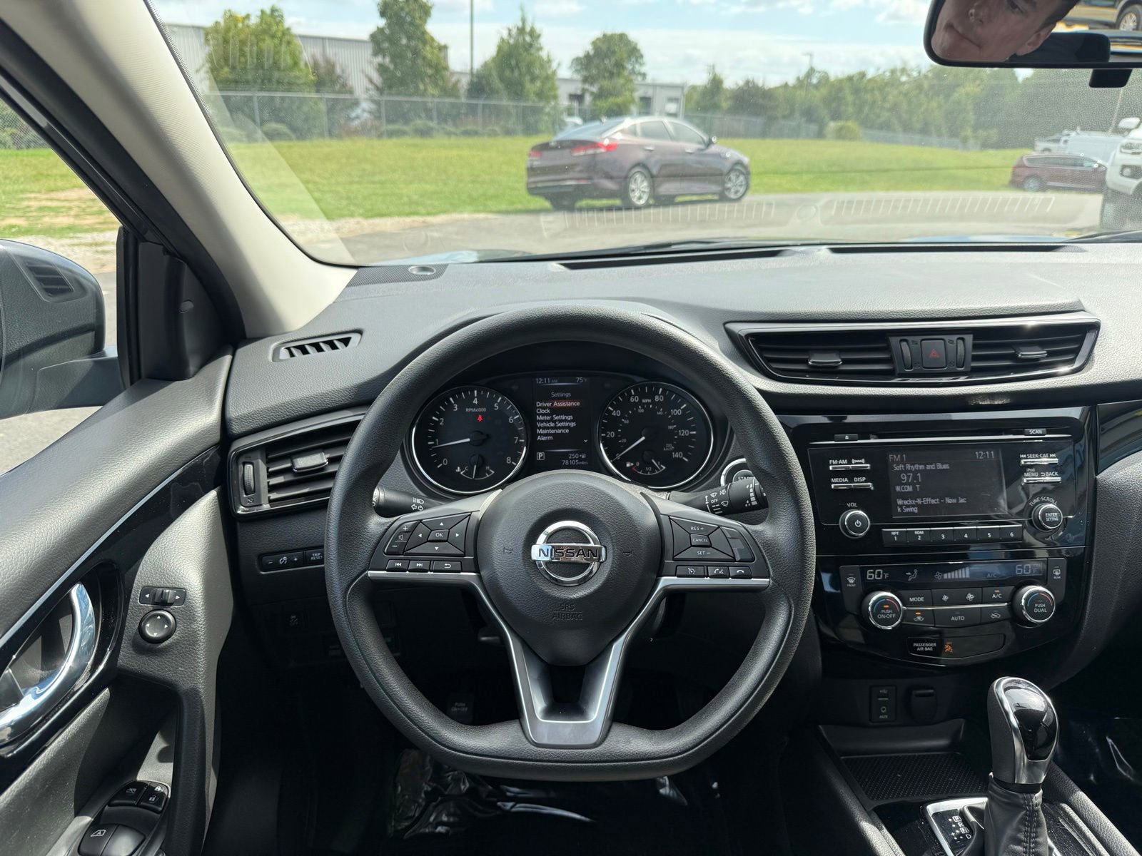 Used 2018 Nissan Rogue Sport SV image 30