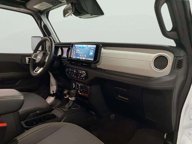 Used 2025 Jeep Wrangler Unlimited Sahara w/ Safety Group image 73