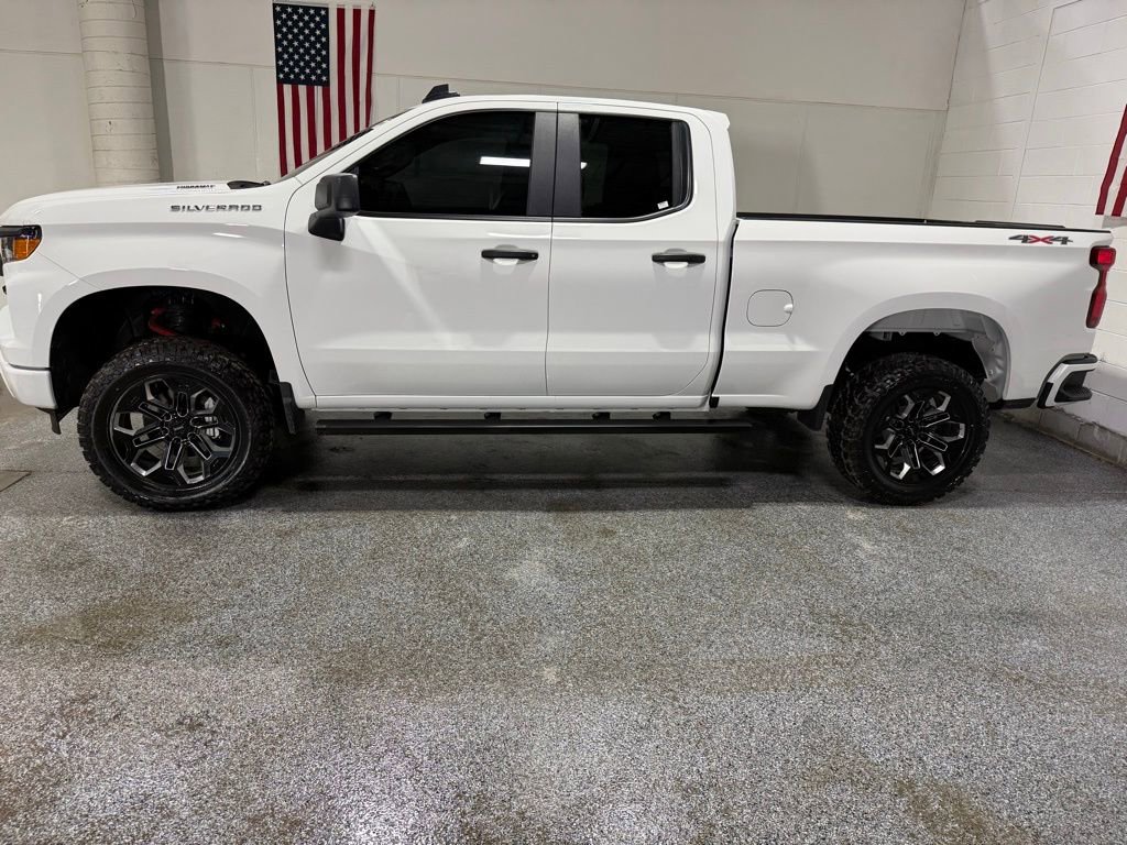 Used 2025 Chevrolet Silverado 1500 Custom w/ LPO, Dark Essentials Package image 4