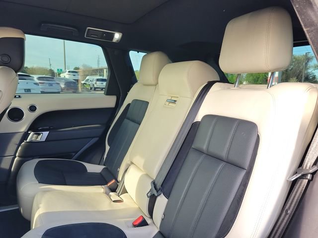 Used 2020 Land Rover Range Rover Sport HST image 11