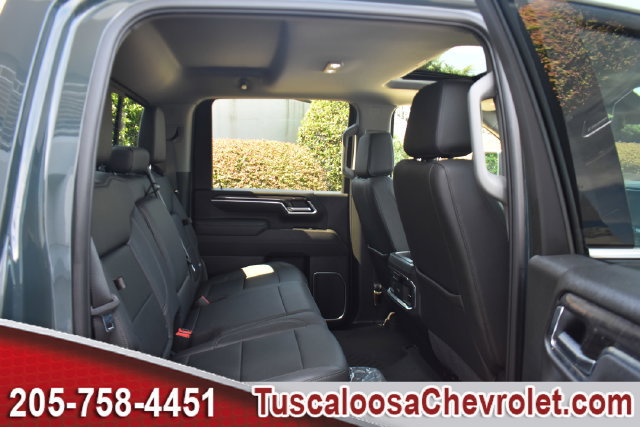 Used 2025 Chevrolet Silverado 2500 LTZ w/ LTZ Premium Package AWD/4WD image 26